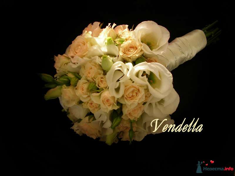 букет из кустовых роз и эустомы - фото 242659 Мастерская свадебной флористики Венделла