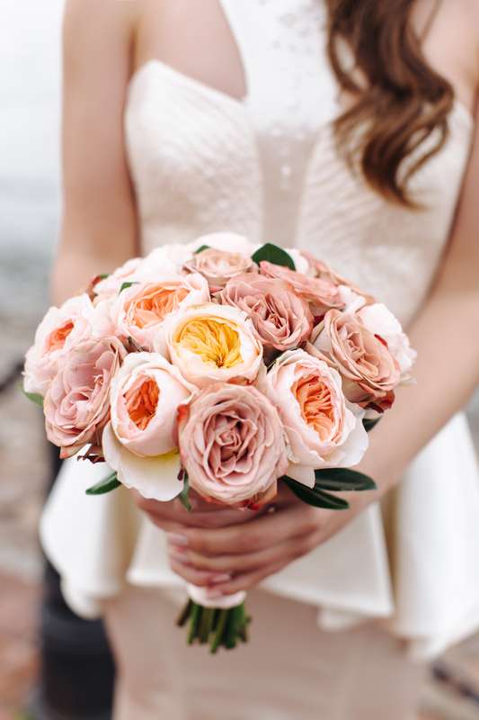 Нежный букет невесты из 3 видов роз - фото 8732638 Студия флористики и декора Klukva