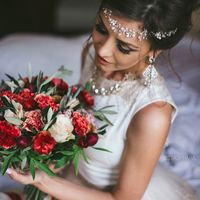 Букет невесты из роз, пионов, гвоздик, озотамнуса и оливы

Флорист Рина Озерова
Фотограф Стас Хара