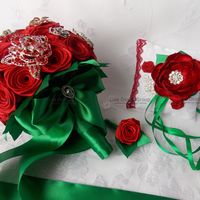 Брошь-букет "Красные розы"