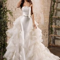 Коллекция 2016 - Essence
Свадебное платье - 15330
Смотрите цены в каталоге на нашем сайте - 
Запись на примерку 8 (495) 645-19-08