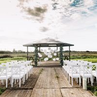 Уникальная загородная площадка для свадьбы в Стрельне. Первый и Единственный Свадебный Амбар Tiramisu Farm. Фото Ксения Беннетт