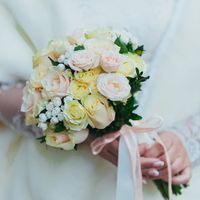 Букет невесты из роз Таллея и Яна