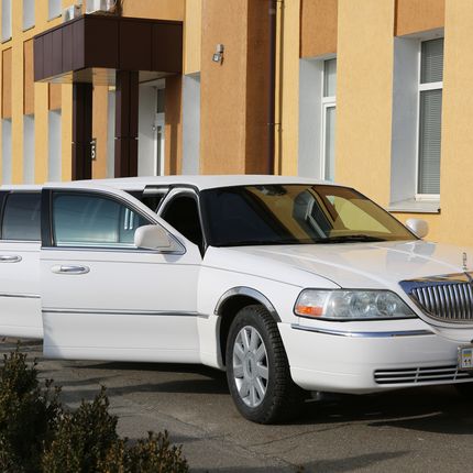 Аренда Lincoln Town Car Limousine 
