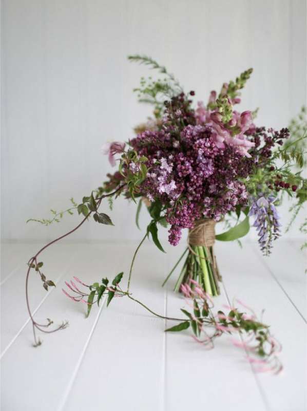 Фото 6374635 в коллекции Свадебные букеты из живых цветов.Цвет:Фиолетовый, Сиреневый - Свадебные Брошь букеты от Наталии Скворцовой