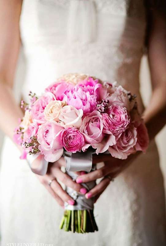 Фото 6374811 в коллекции Свадебные букеты из живых цветов. Цвет: Розовый-Персиковый - Свадебные Брошь букеты от Наталии Скворцовой