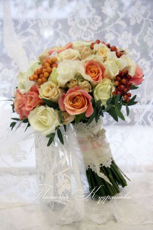 Персиковый букет невесты - фото 1300961 Цветочная мастерская Татьяны Кудряшовой