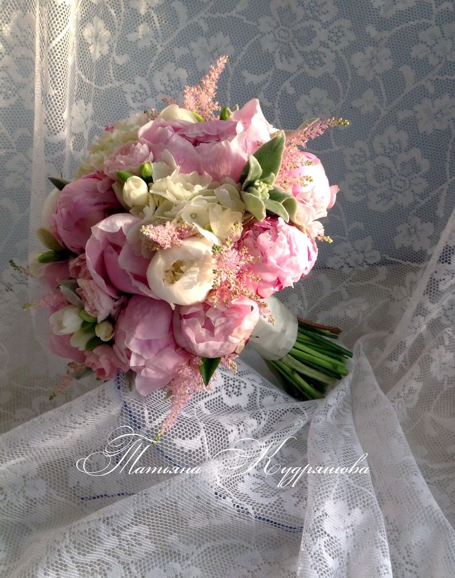 Букет невесты из розовых пионов - фото 2403896 Цветочная мастерская Татьяны Кудряшовой