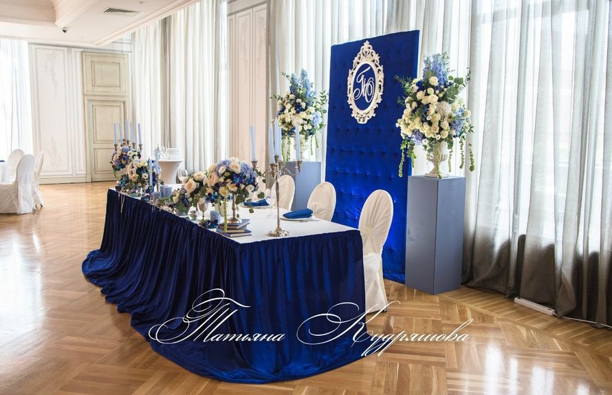 Фото 7456862 в коллекции Синяя - белая свадьба в  ресторане Шелк - Цветочная мастерская Татьяны Кудряшовой