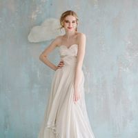 Платье "Светлый беж" от дизайнера Нины Егоровой (Киев), Мягкий кружевной корсет и ассиметричная юбка, создают летящий и легкий образ невесты.