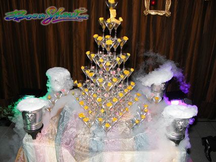 Пирамида из шампанского - фото 2235216 Праздничное агентство "Zнай наших"