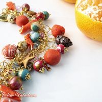 Браслет "Мандариновый Новый год" в бирюзово-малиново-золотой гамме. Очень празднично! Елочные шары, шишки, мандарины! 1350 руб.