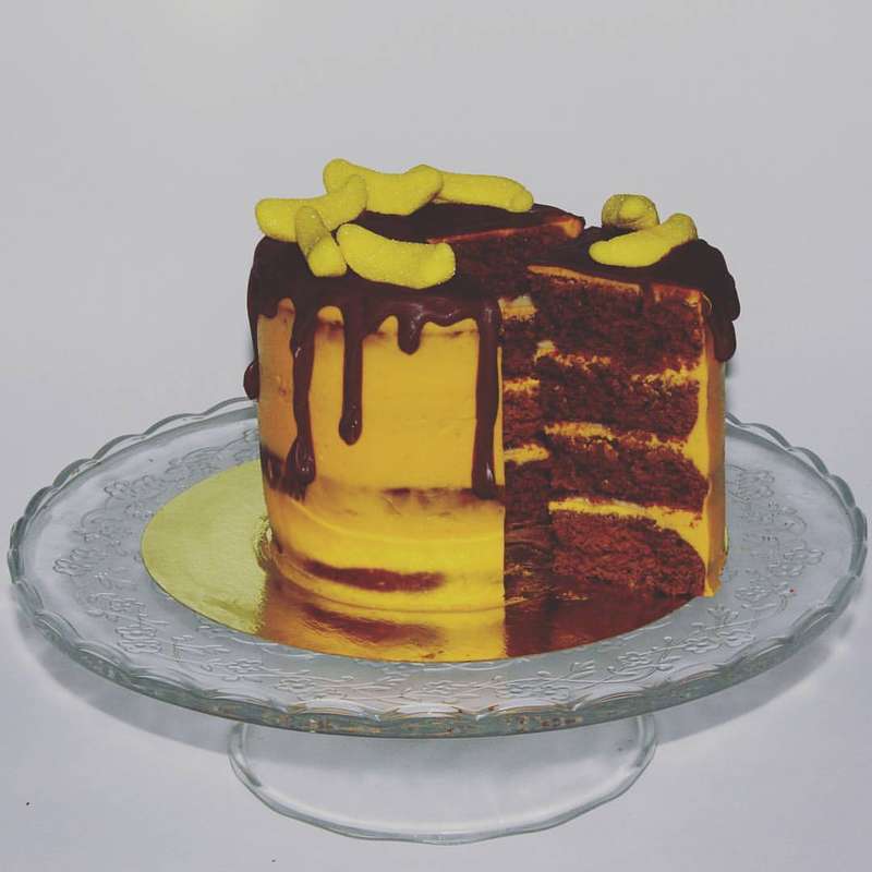 шоколадный бисквит с ванильным кремом, бананом и нуттелой - фото 10959940 Bumblebee sweets - кондитеры