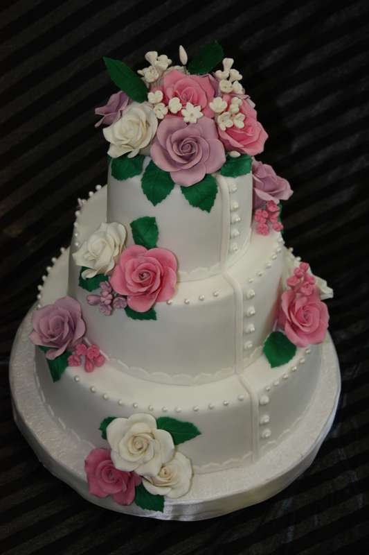 Свадебный торт  трехъярусный с розами - фото 2306194 Кондитерская Торт Микс