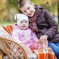 Фотопроект "Уютная осень"
Необыкновенная Кристина со своей семьёй 
Идея и оформление фото-зоны: студия декора  "Special Event" 
Фотограф: Ирина Петрова
