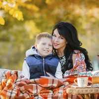 Фотопроект "Уютная осень"
Прекрасная Наталья с сыночком
Идея и оформление фото-зоны: студия декора  "Special Event" 
Фотограф: Ирина Петрова
