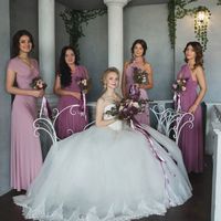 Проект "Утро невесты"
организаторы фотосессии "Holiday's"
Фотограф: Олеся Михальчук 
Студия: Версаль 
Оформление: "Блеск&Бархат" 
Платья для подружек предоставляет арт-студия "BeZe" 
Платье для невесты Свадебные платья Бонфилия
флористика lala florance
ст