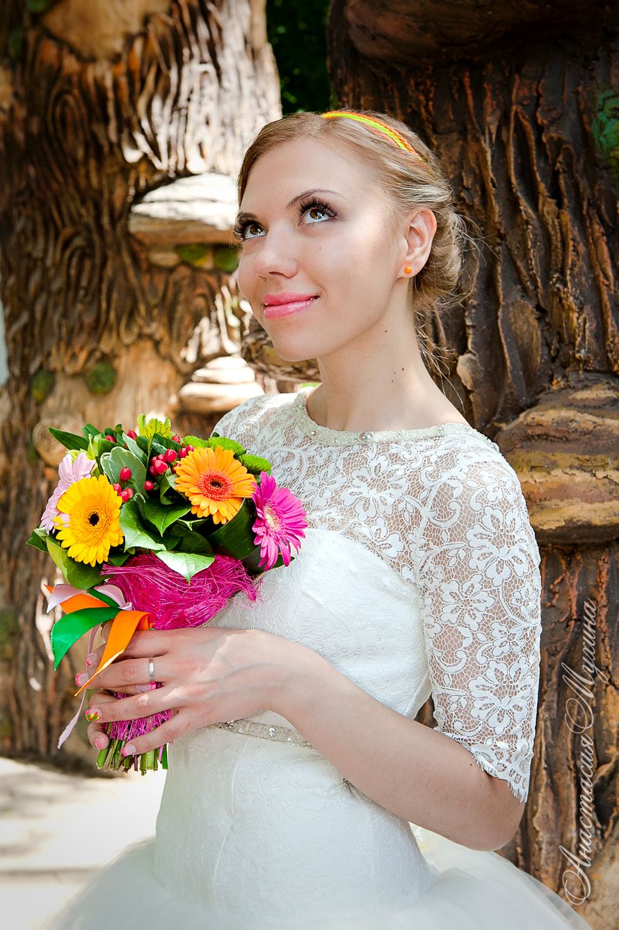 Образ невесты с букетом из гербер - фото 1028873 Фотограф Анастасия Мухина
