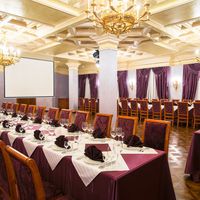 Фиолетовый зал ресторана "Лесная Заимка"