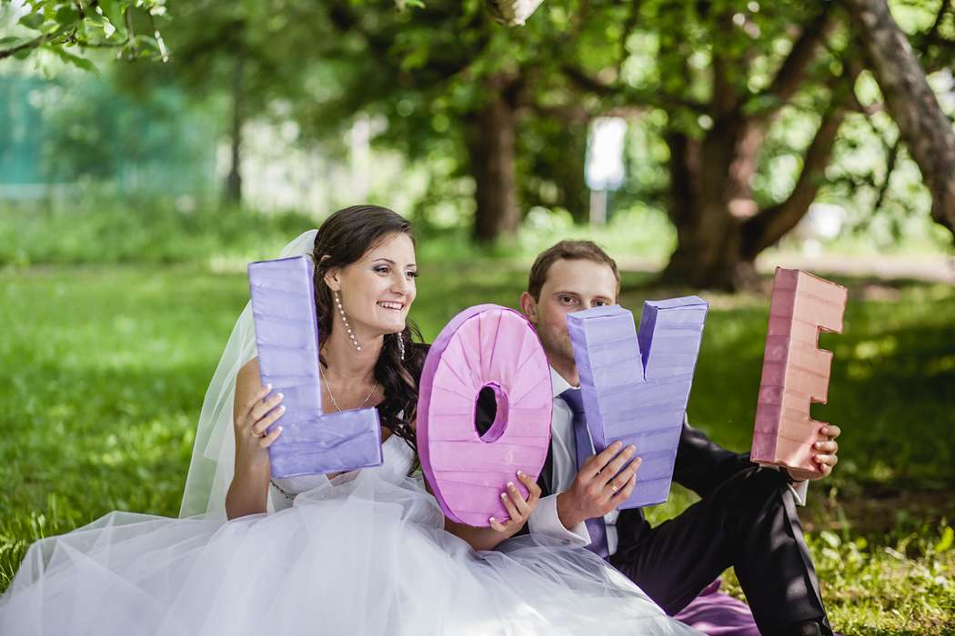 Тематическое дополнение к свадебной бутафории- объемные буквы, сложенные в слово, в розовом и сиреневом цвете - фото 1798407 Елено4ка
