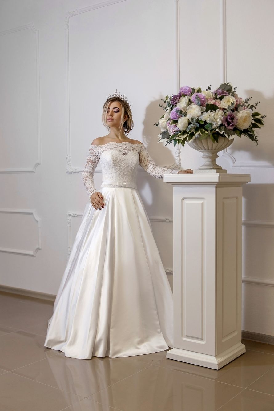 Свадебное платье атласное