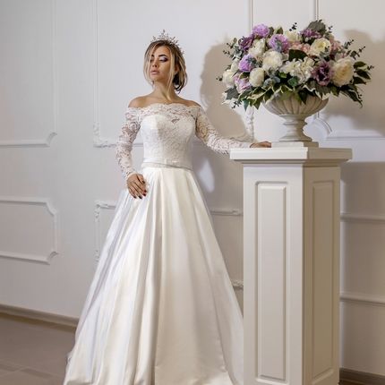 Свадебное платье атласное