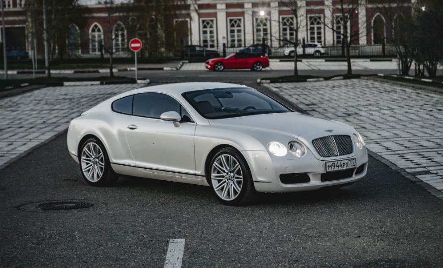 Аренда авто Bentley Continental GT, цена за 1 час