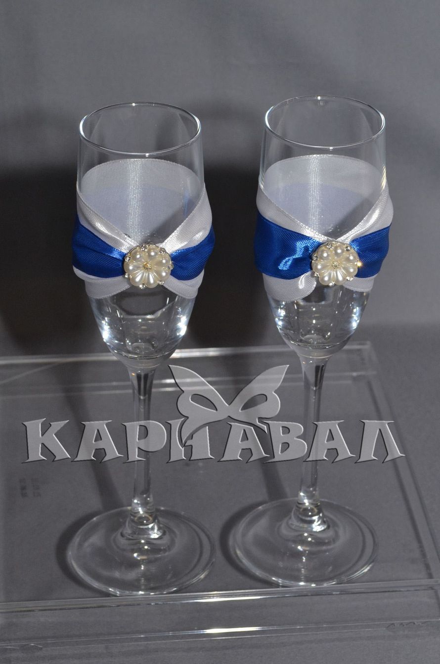 В наличии. Бокалы для шампанского типа "Энотека" для свадьбы в синем (голубом) цвете. Отделаны атласной лентой и стразами. - фото 18165504 "Карнавал" дизайн-студия