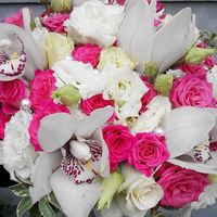 Классический букет невесты в бело-розовом