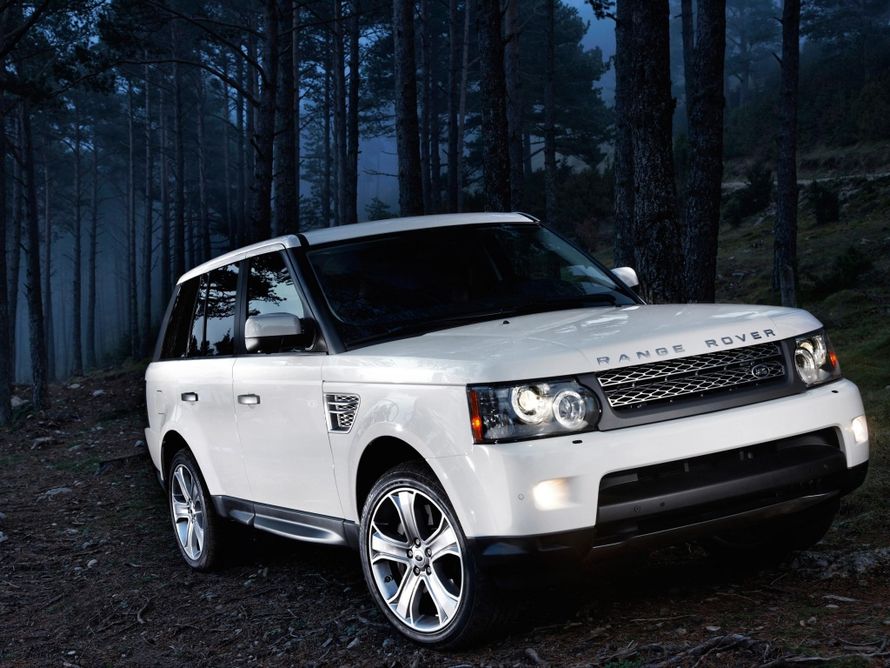 Белый "Range Rover" на фоне ночного леса. - фото 511595 "Идеал" - автомобили на свадьбу