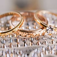 обручальные кольца. Свадебные кольца. красивые обручальные кольца. фотограф Таня Якуб