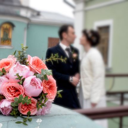 Букет невесты с пионами, пионовидными розами, 20 см