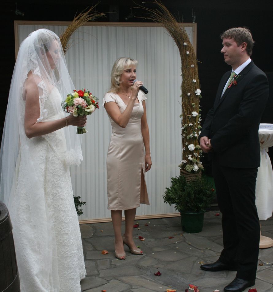Приветственный адрес для брачующихся. - фото 2217348 Ведущая и выездной регистратор - Оксана Медведева