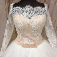 Свадебное платье пастельного цвета 
