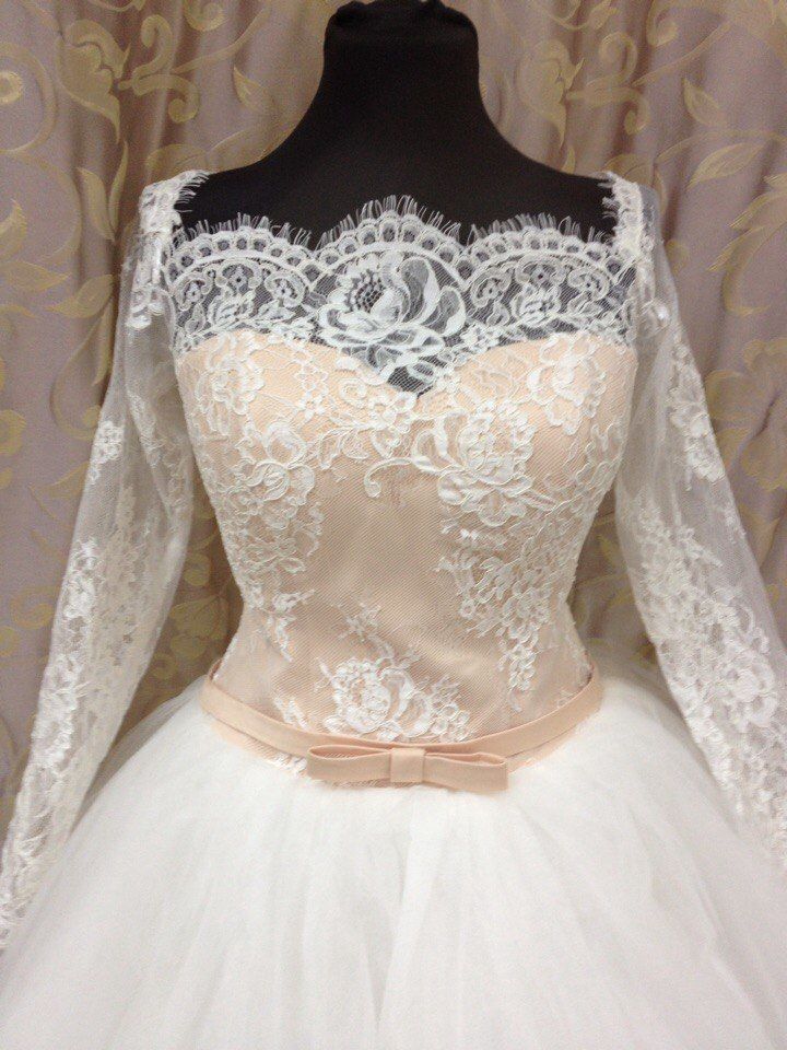 Свадебное платье пастельного цвета 