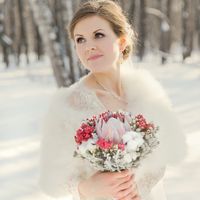 Невеста зимой на прогулке