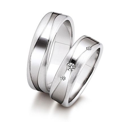 Обручальное кольцо с бриллиантом W0104