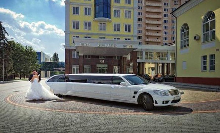 030 Лимузин Mercedes W221 S600 белый