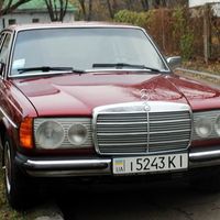 216 Ретро автомобиль Mercedes W123 в аренду 