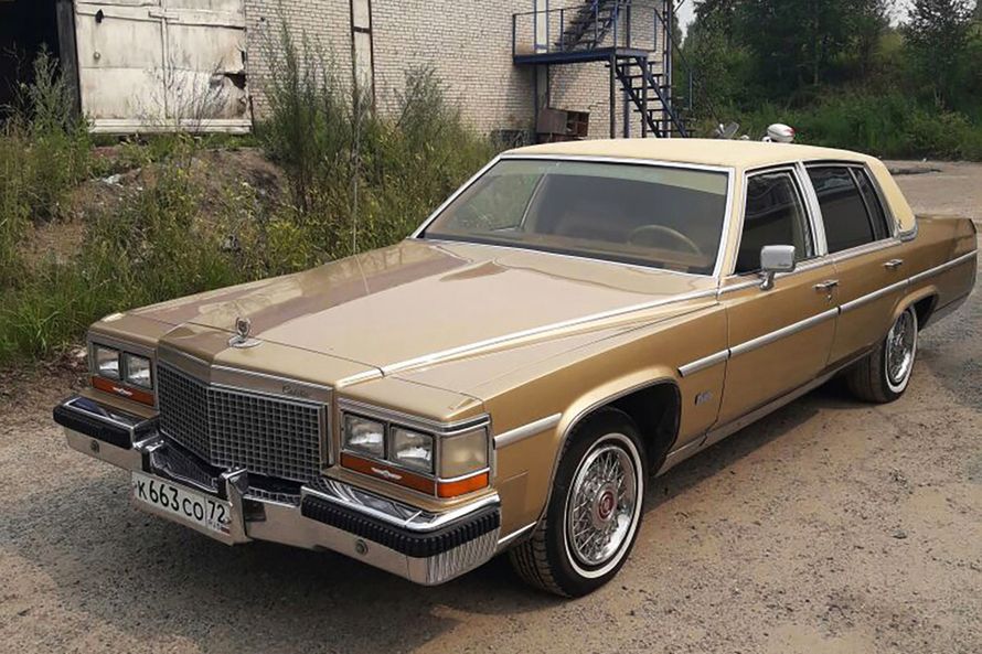 Cadillac Fleetwood, бежевый в аренду, 1 час