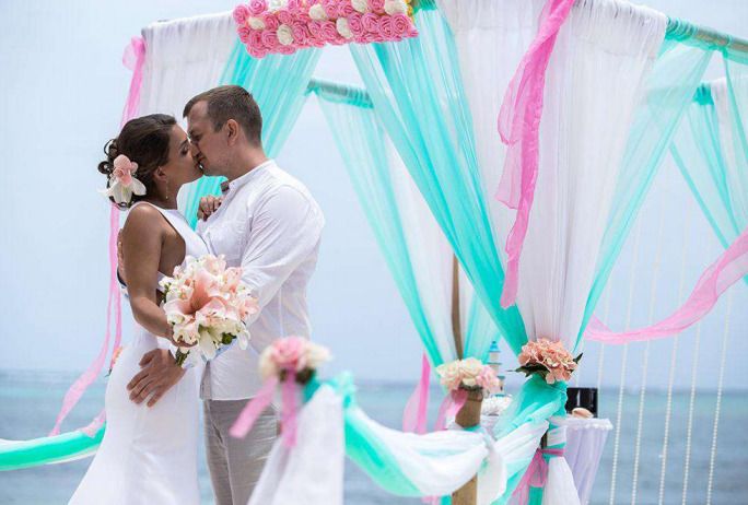 Фотосессия со свадебной аркой в Доминикане
