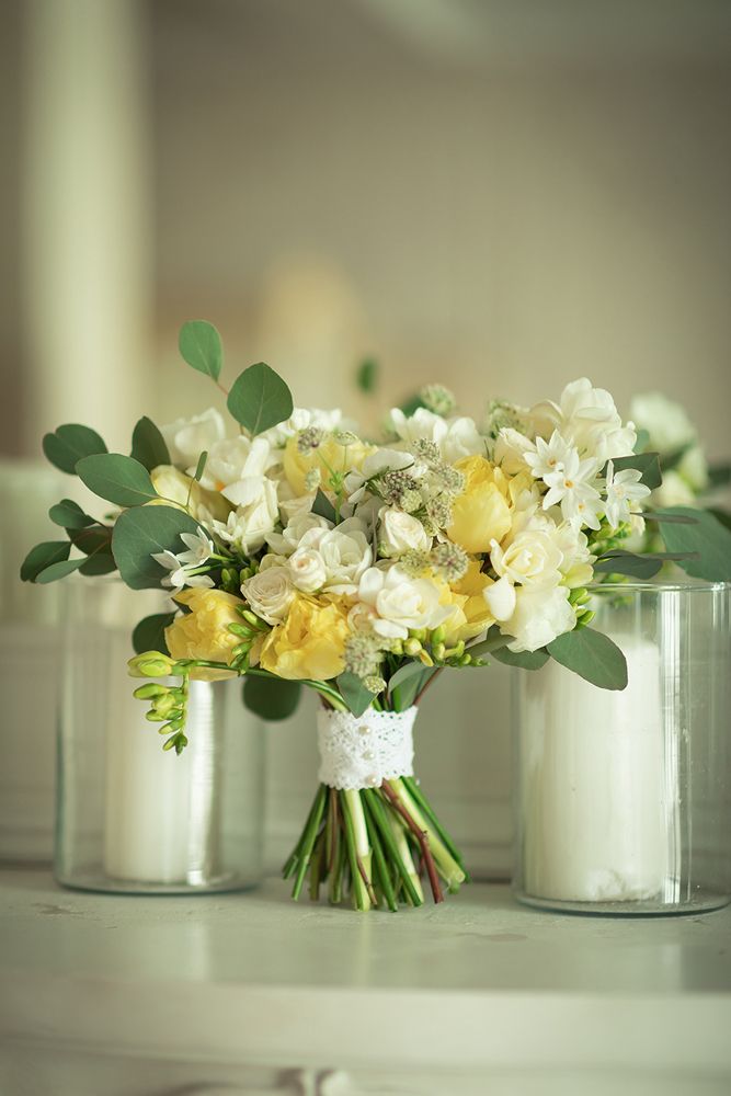 Букет невесты с желтыми тюльпанами