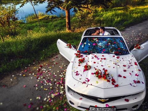 Chevrolet Camaro convertible and Mercedes for weddings in Sevastopol , Yalta