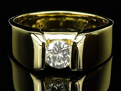 Золотое кольцо с бриллиантом 0.54 карат