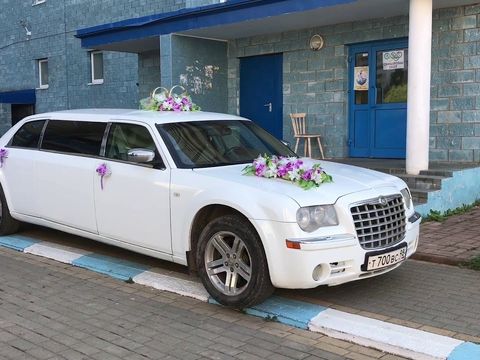 Лимузин Крайслер на свадьбу в Кирове